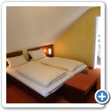 Zimmer1Doppelbett